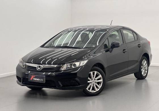 HONDA CIVIC 1.8 LXS 16V FLEX 4P AUTOMÁTICO